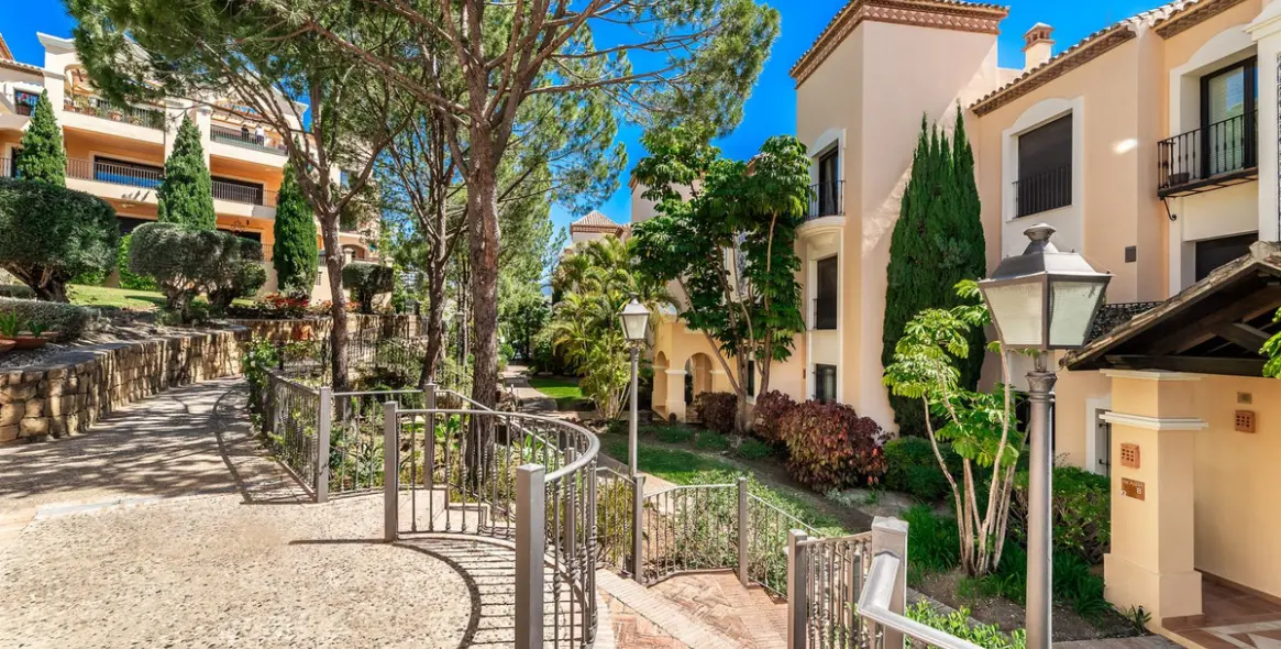 Sale of ground floor apartment in La Quinta 1