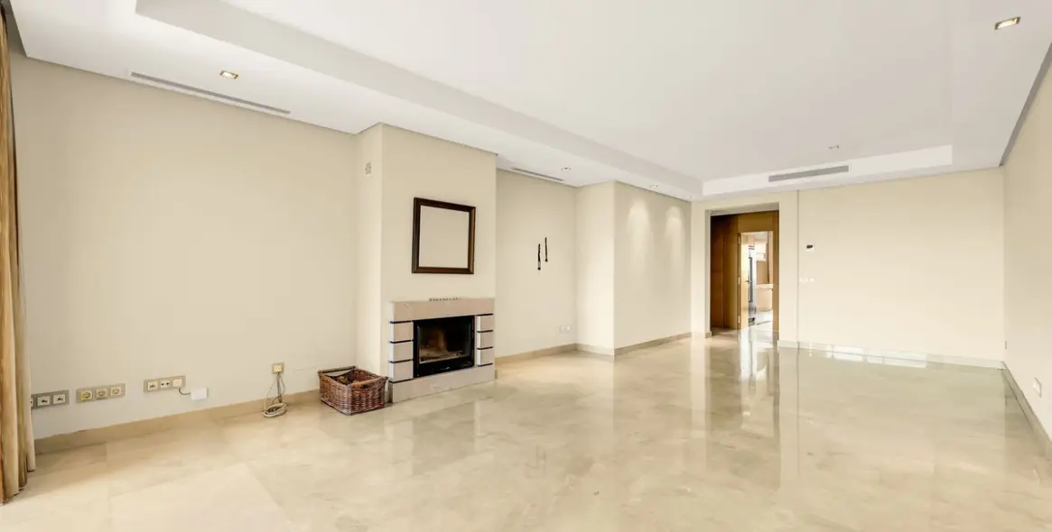 Sale of ground floor apartment in La Quinta 4