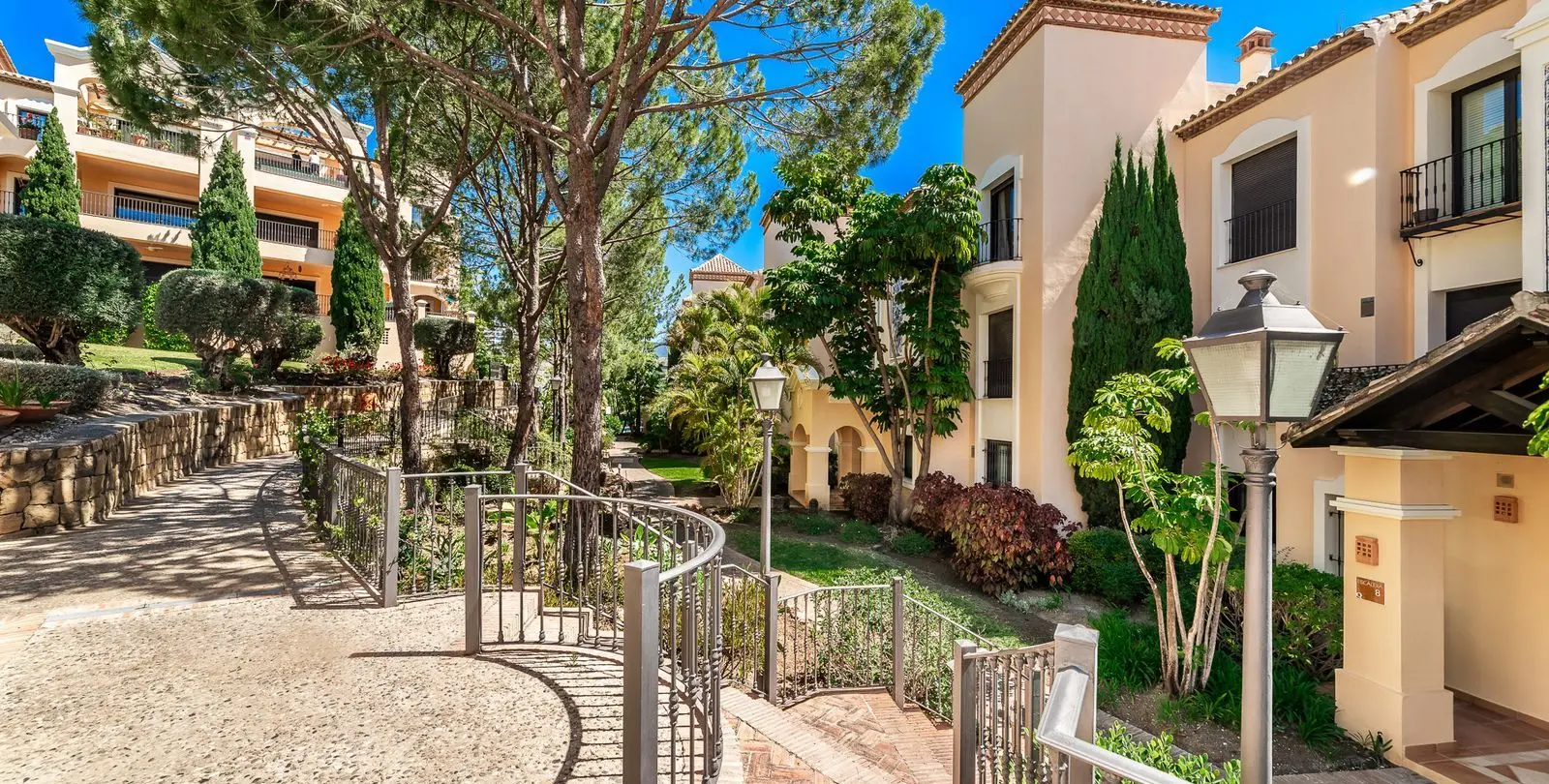 Продажа апартаментов на первом этаже в La Quinta 1