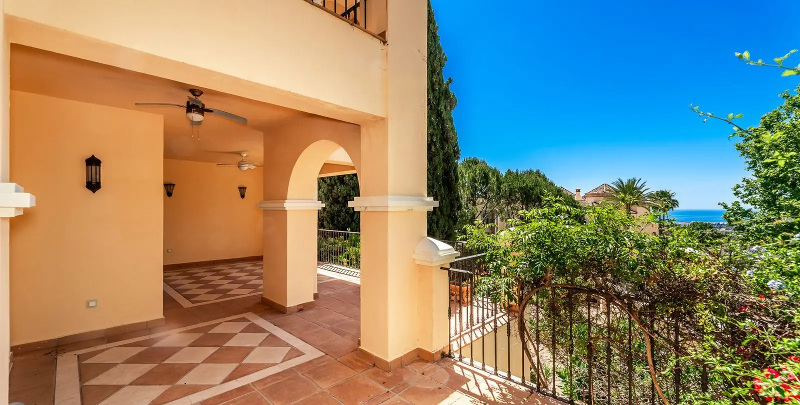 Продажа апартаментов на первом этаже в La Quinta 7
