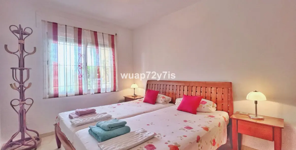 Продажа дома на две семьи в Costabella 7