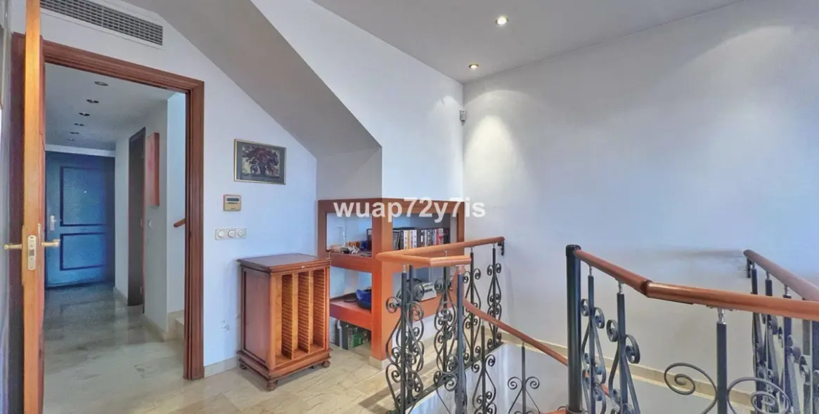 Продажа дома на две семьи в Costabella 18