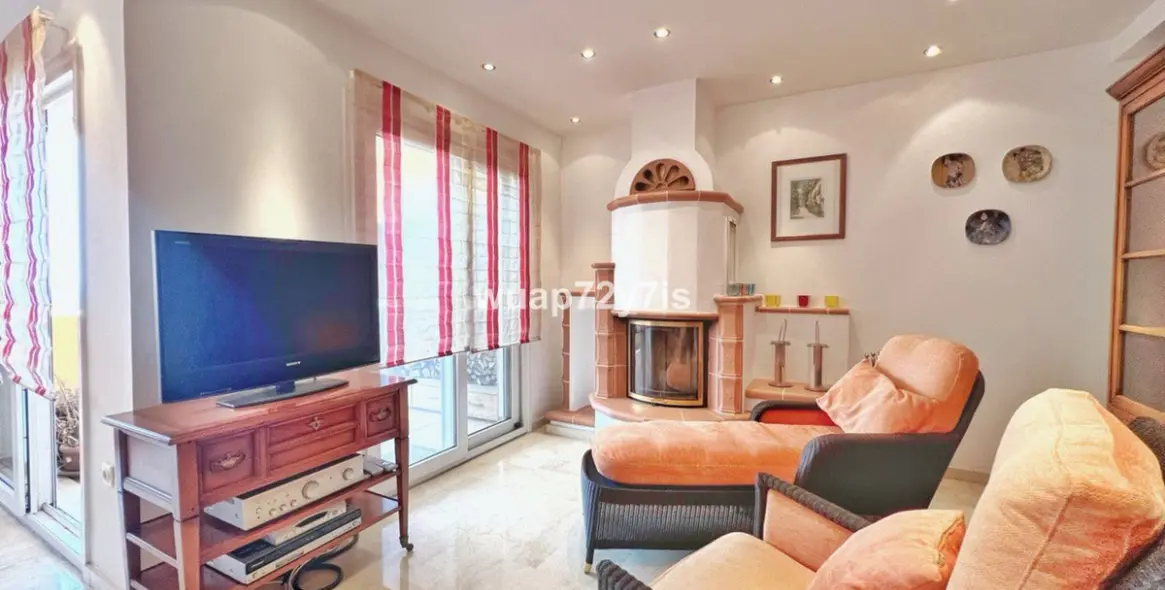 Продажа дома на две семьи в Costabella 20