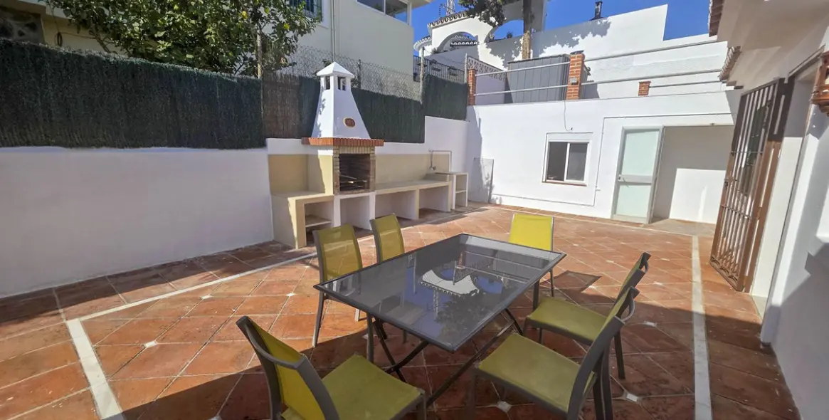 Sale of detached villa in Estepona 3