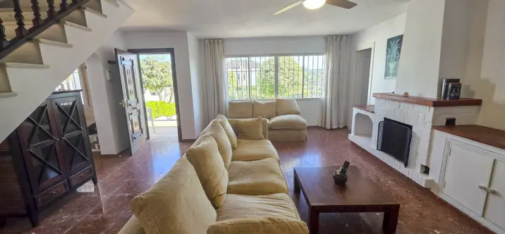 Sale of detached villa in Estepona 4