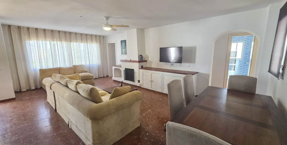 Sale of detached villa in Estepona 6