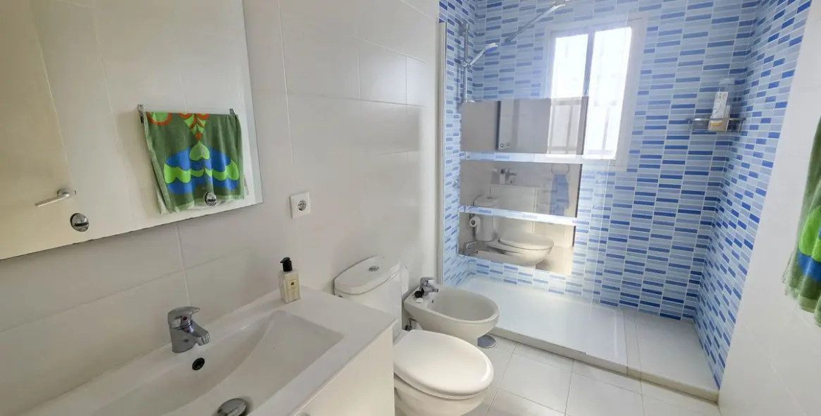 Sale of detached villa in Estepona 14