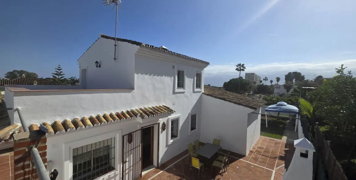 Sale of detached villa in Estepona 20