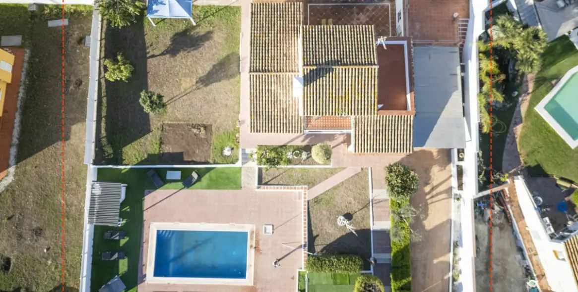 Sale of detached villa in Estepona 23