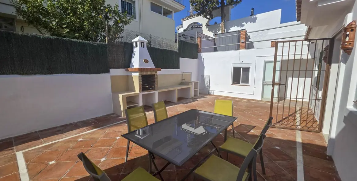 Sale of detached villa in Estepona 33
