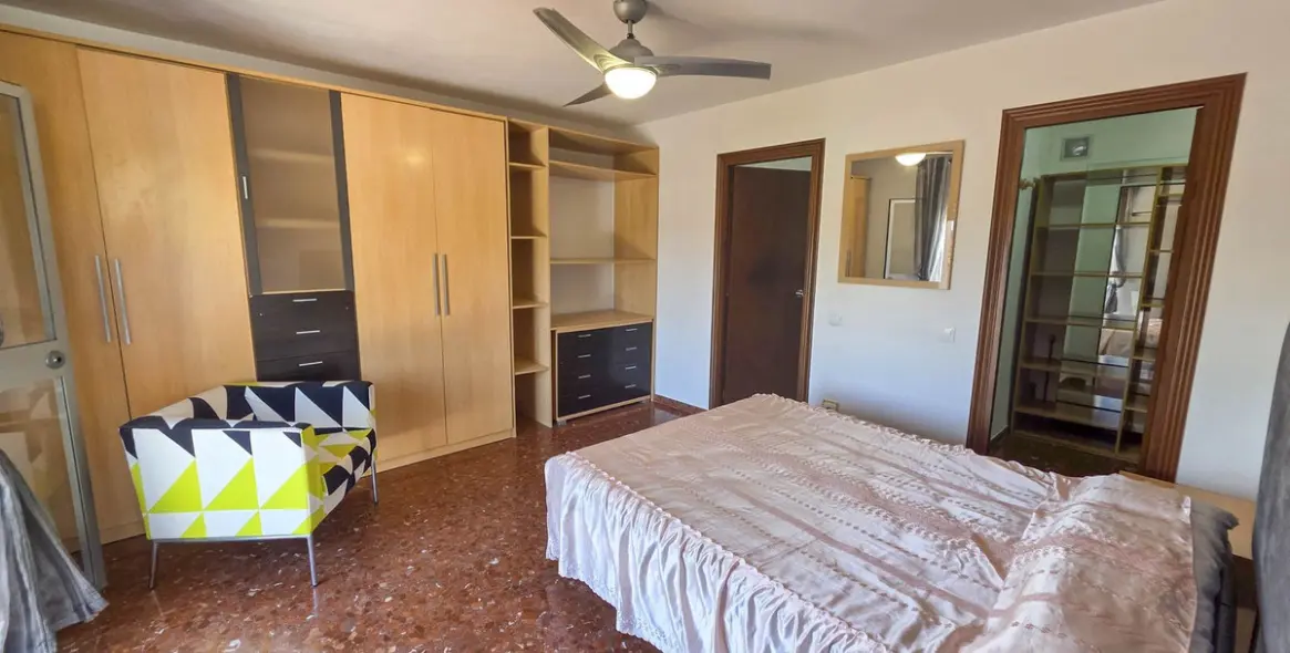 Sale of detached villa in Estepona 43