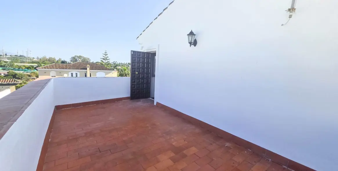 Sale of detached villa in Estepona 49