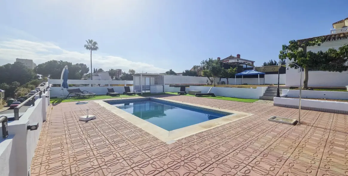 Sale of detached villa in Estepona 68
