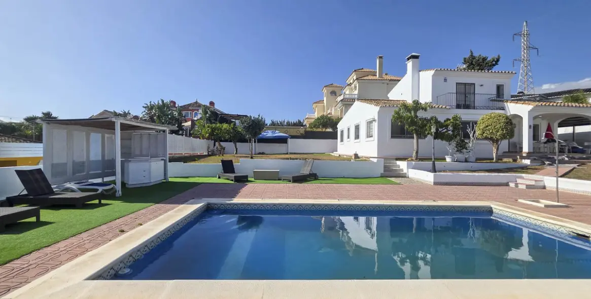 Sale of detached villa in Estepona 69