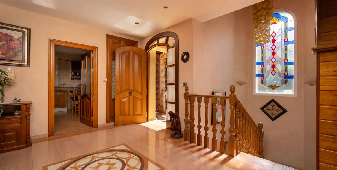 Продажа  отдельно стоящей виллы в Alhaurín de la Torre 3