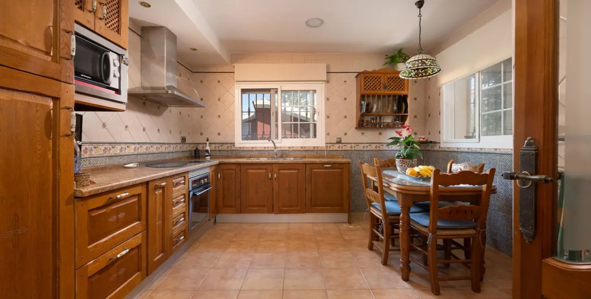 Продажа  отдельно стоящей виллы в Alhaurín de la Torre 5