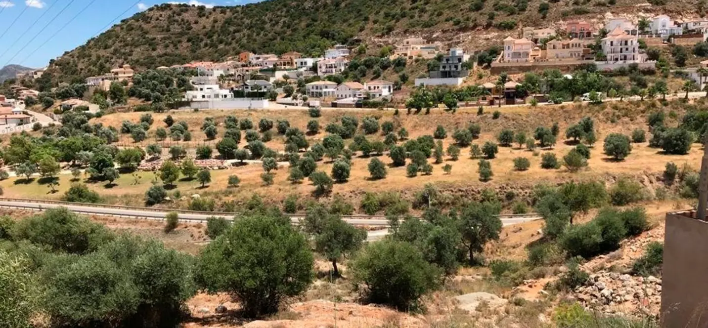 Sale of commercial plot in Coín 2