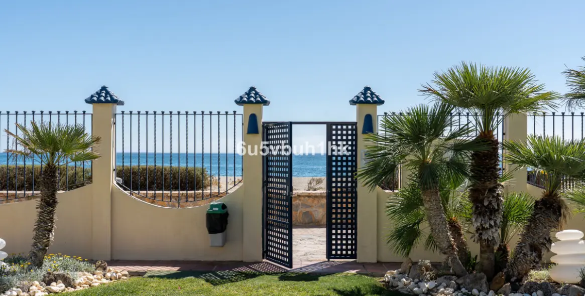 Sale of townhouse in Casares 3