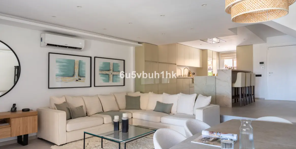 Sale of townhouse in Casares 10