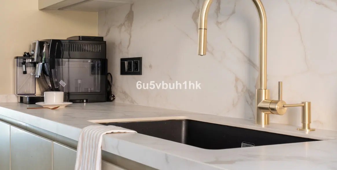 Sale of townhouse in Casares 17