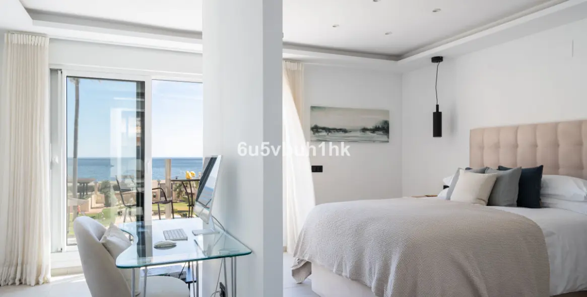 Sale of townhouse in Casares 20