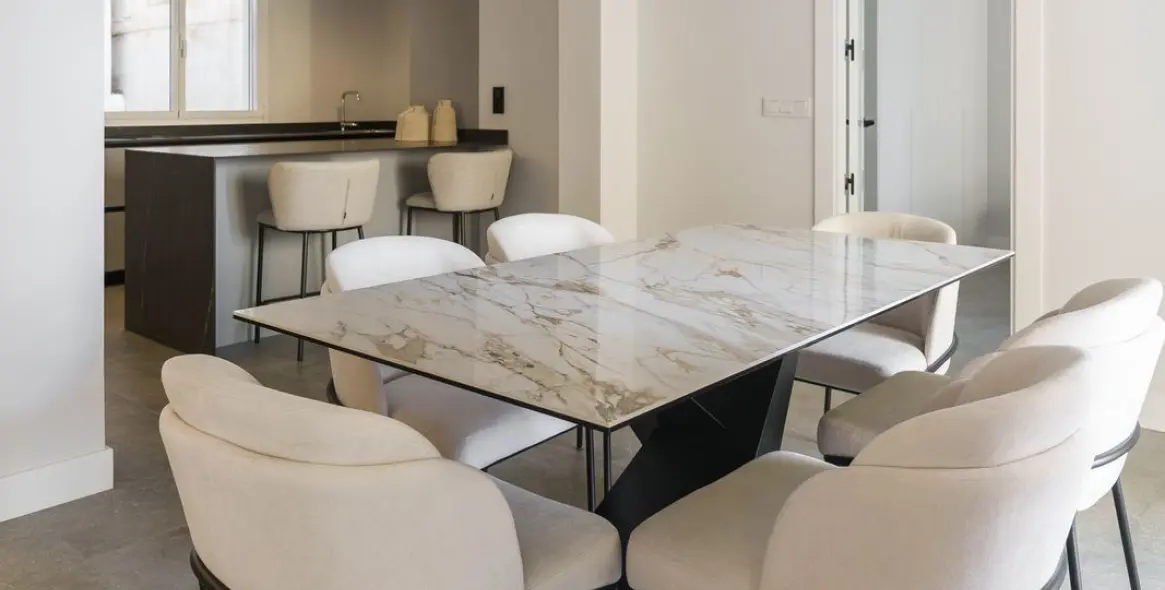 Продажа апартаментов на среднем этаже в Centro Histórico 5