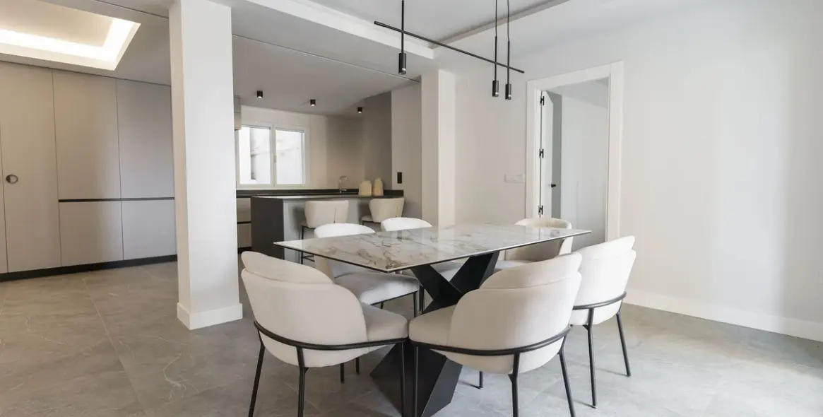 Продажа апартаментов на среднем этаже в Centro Histórico 6