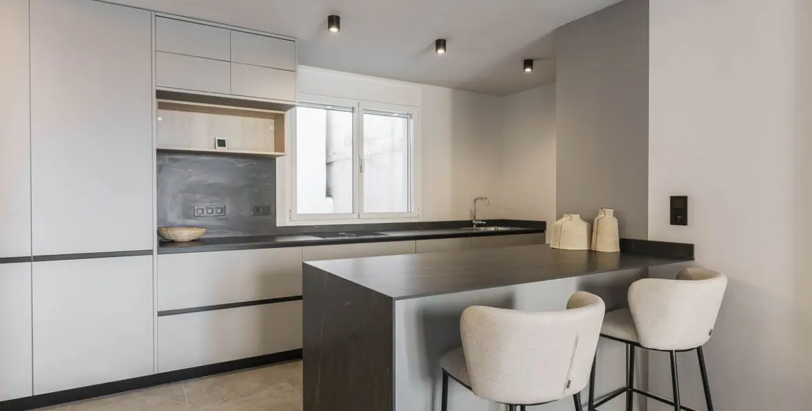 Продажа апартаментов на среднем этаже в Centro Histórico 10