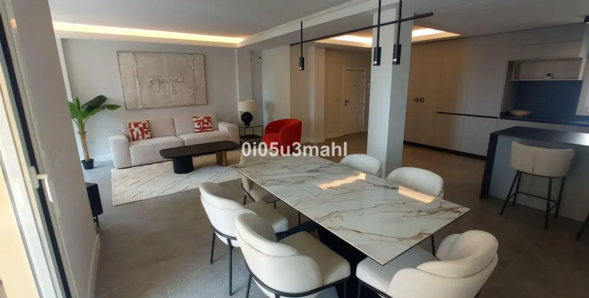 Продажа апартаментов на среднем этаже в Centro Histórico 5