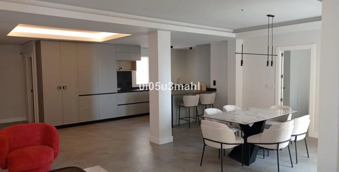 Продажа апартаментов на среднем этаже в Centro Histórico 8