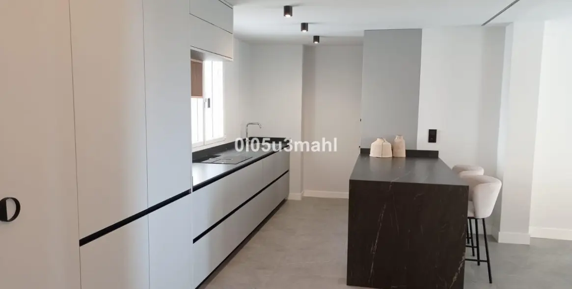 Продажа апартаментов на среднем этаже в Centro Histórico 11