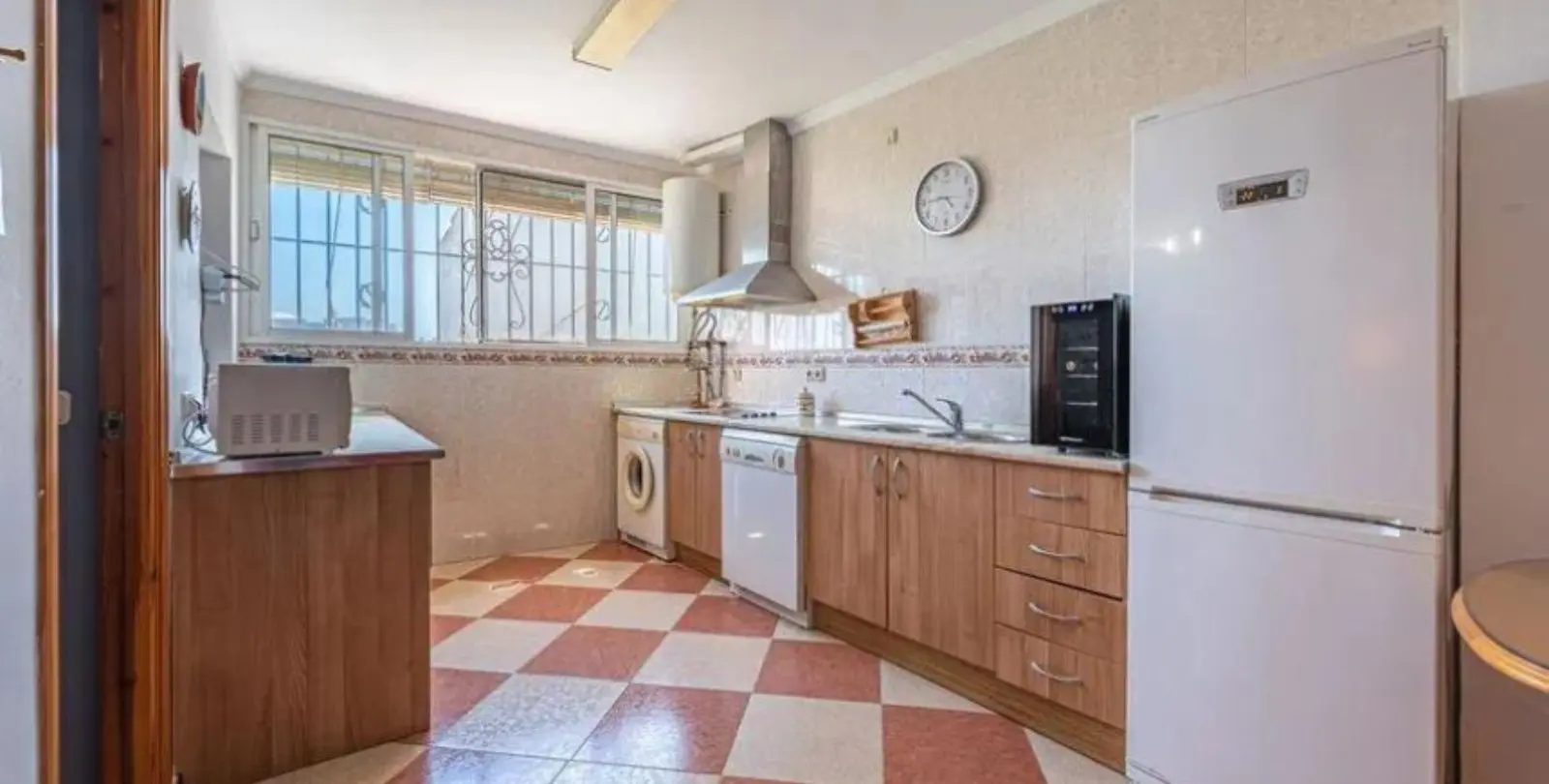 Sale of apartment complex in Manilva 35