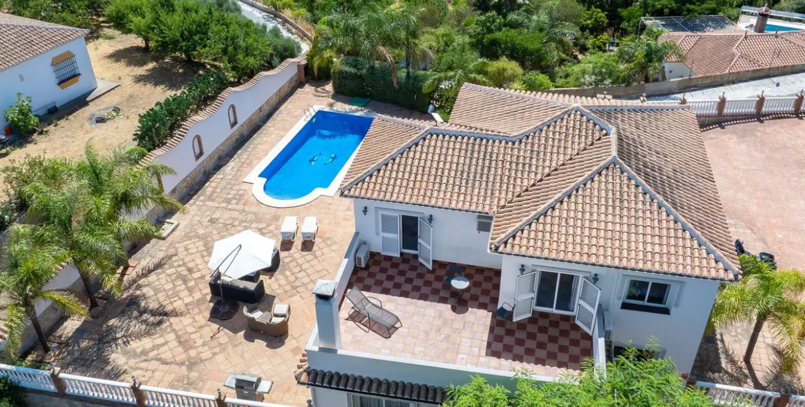 Продажа  отдельно стоящей виллы в La Cala de Mijas 2