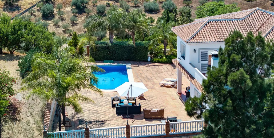 Продажа  отдельно стоящей виллы в La Cala de Mijas 12