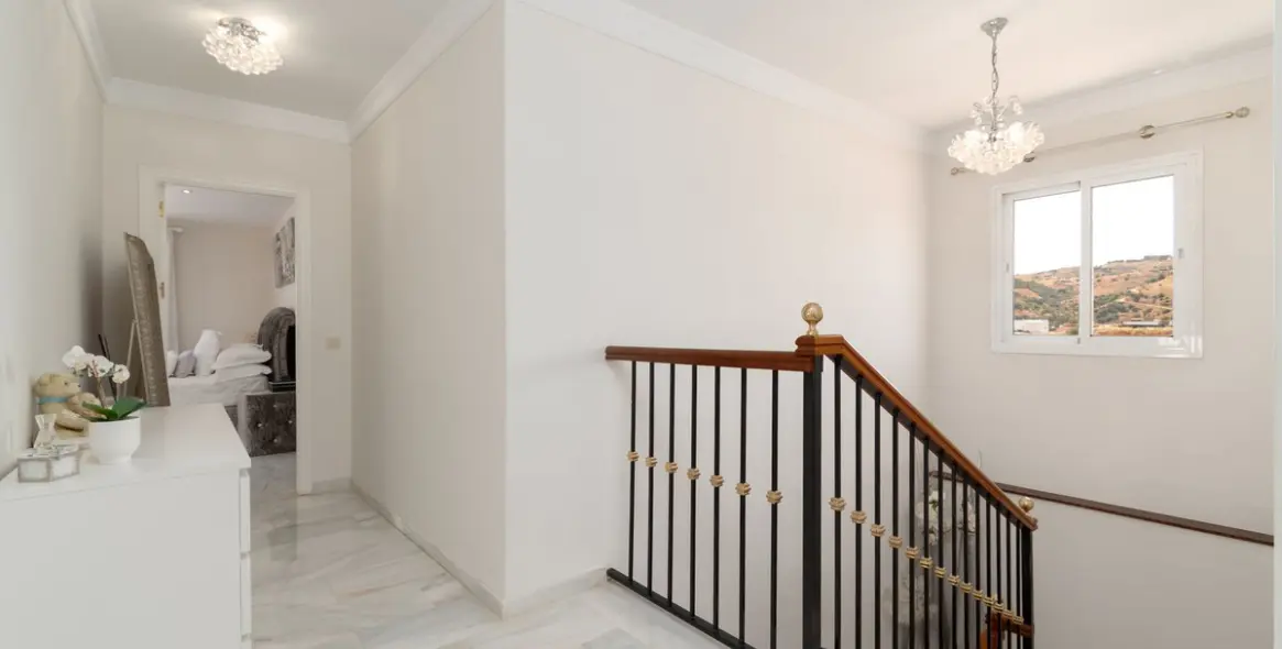 Продажа  отдельно стоящей виллы в La Cala de Mijas 14