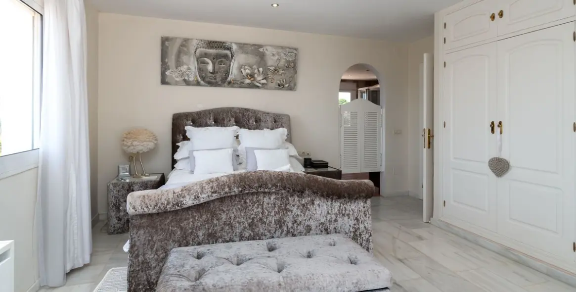 Sale of detached villa in La Cala de Mijas 16