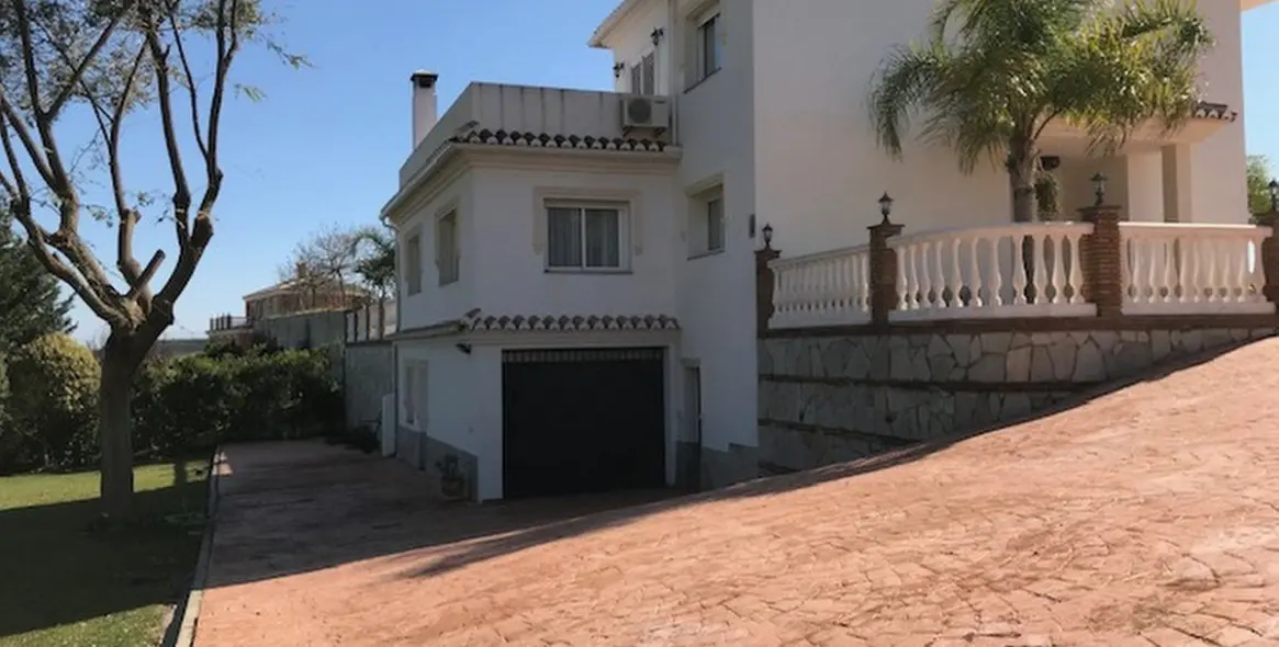 Sale of detached villa in La Cala de Mijas 38