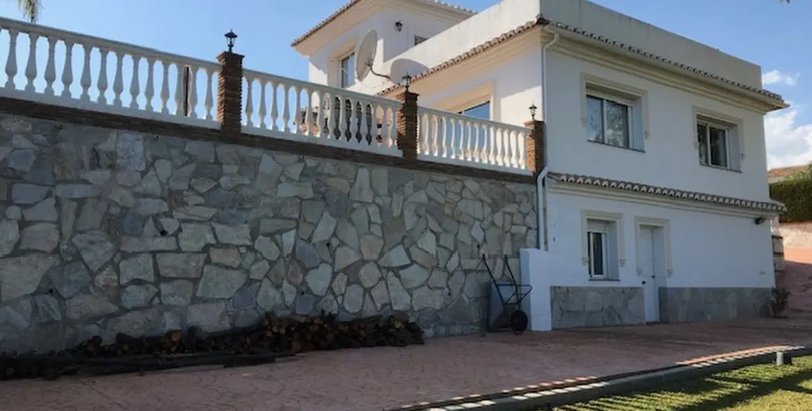 Sale of detached villa in La Cala de Mijas 39