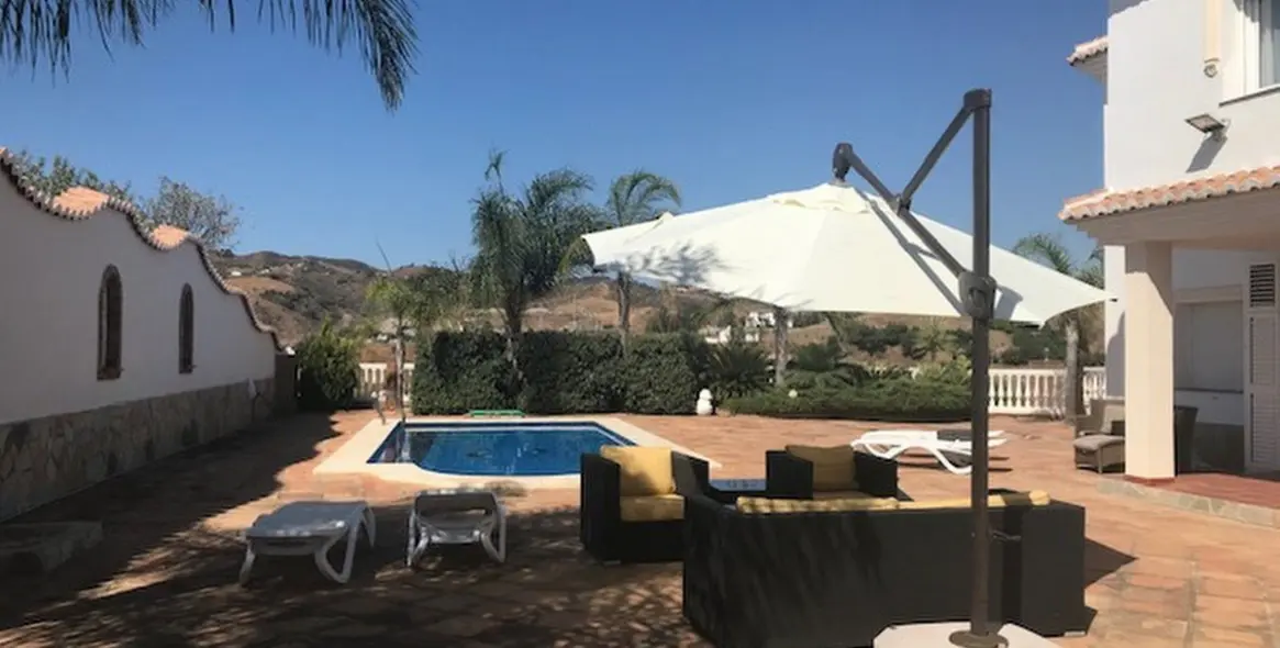 Sale of detached villa in La Cala de Mijas 40