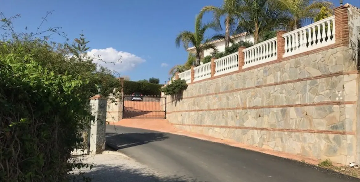 Sale of detached villa in La Cala de Mijas 43