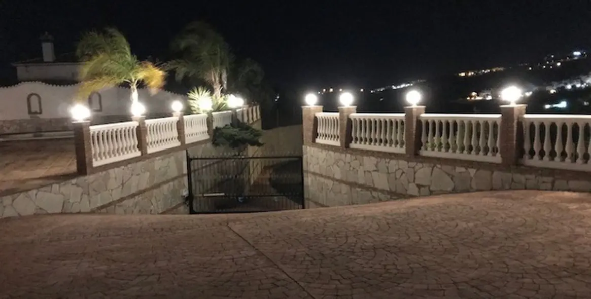 Sale of detached villa in La Cala de Mijas 46