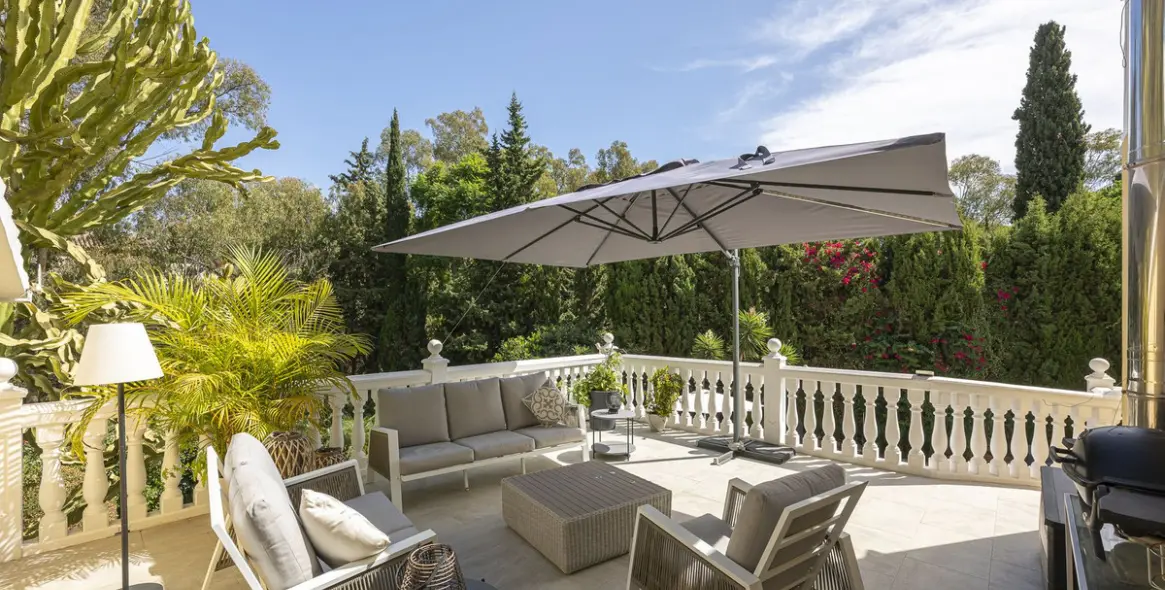 Продажа  отдельно стоящей виллы в Calahonda 7