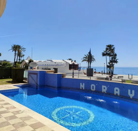 Venta de apartamento en planta baja en San Pedro de Alcántara