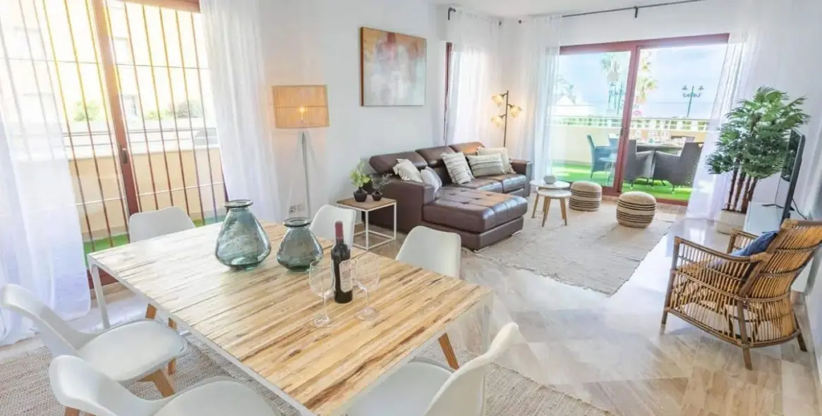 Venta de apartamento en planta baja en San Pedro de Alcántara 3