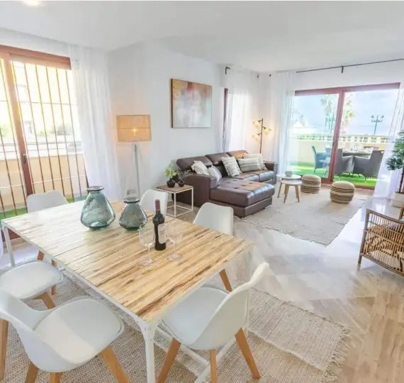 Venta de apartamento en planta baja en San Pedro de Alcántara