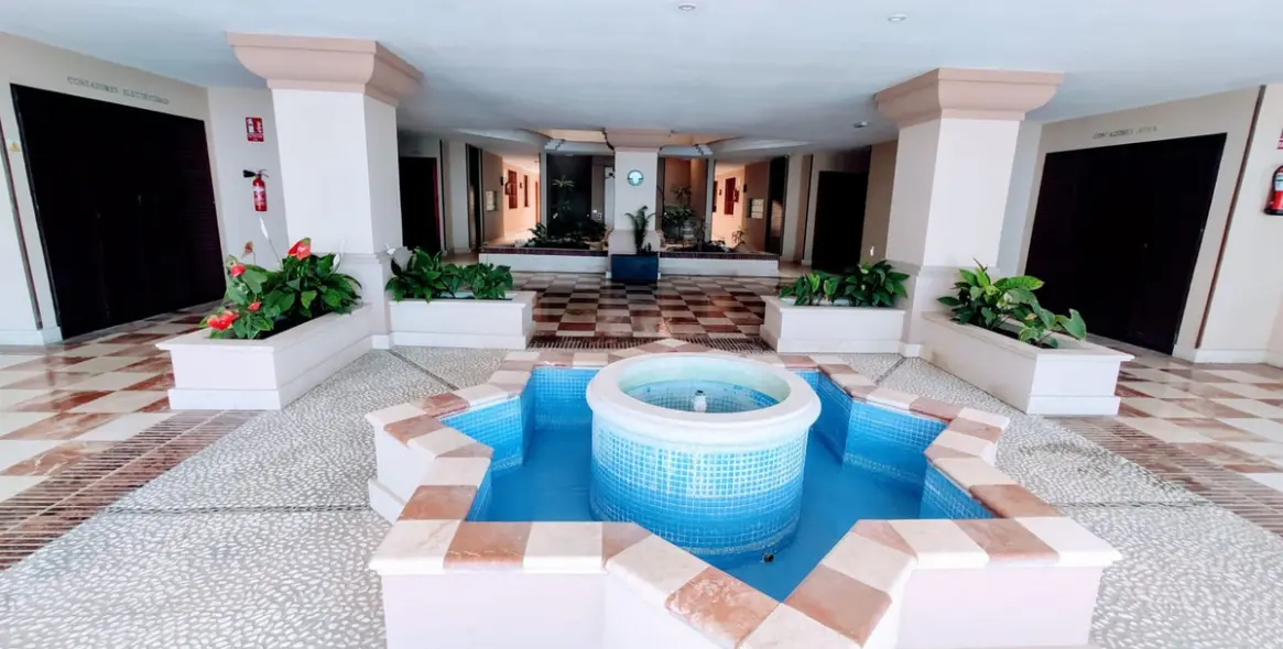 Venta de apartamento en planta baja en San Pedro de Alcántara 9