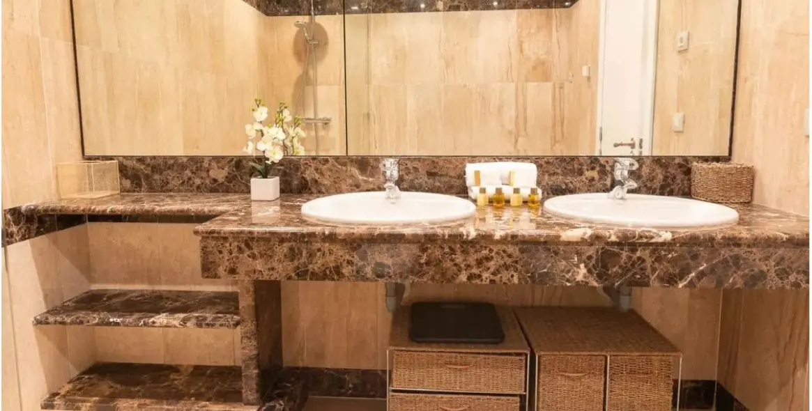 Venta de apartamento en planta baja en San Pedro de Alcántara 17