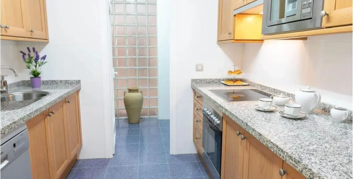 Venta de apartamento en planta baja en San Pedro de Alcántara 20