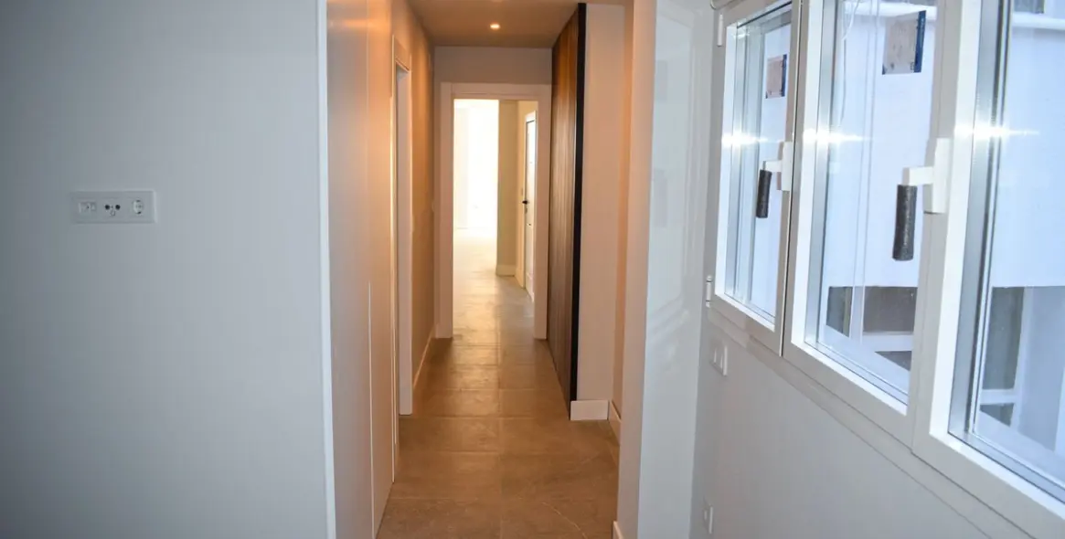 Продажа апартаментов на среднем этаже в Málaga Centro 12