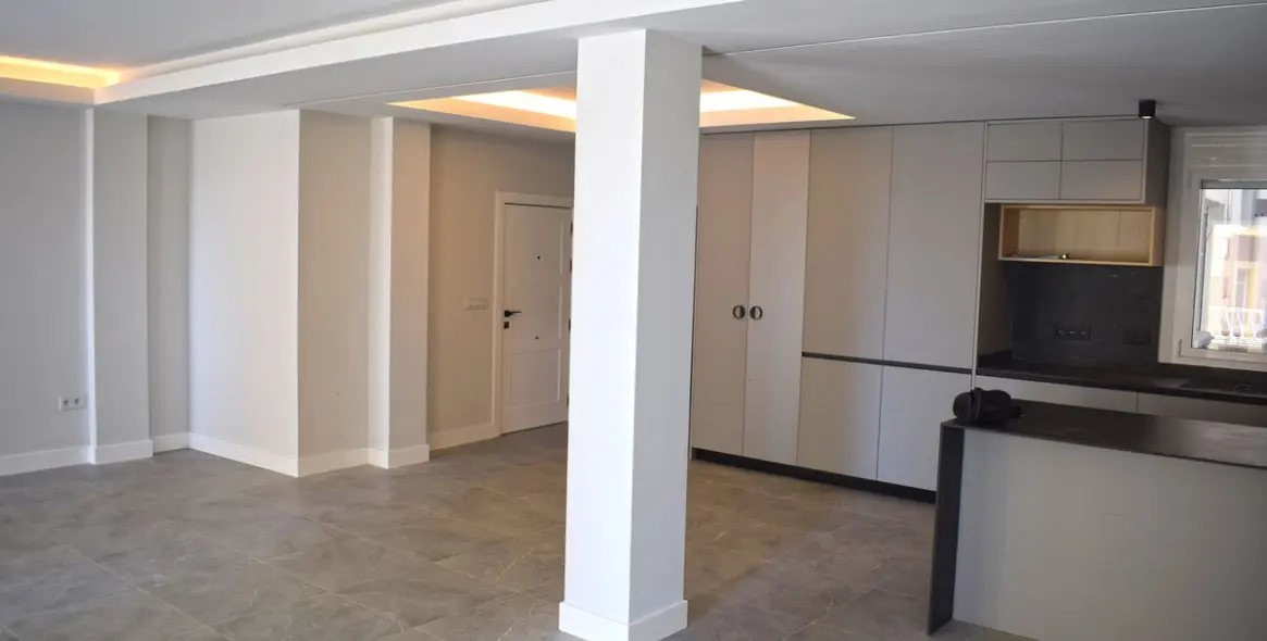 Продажа апартаментов на среднем этаже в Málaga Centro 19